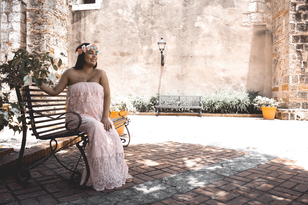 Photo strapless dress